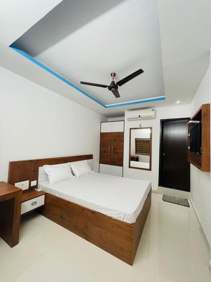 Hotel Zam Zam Residency Cheruppulasseri Esterno foto